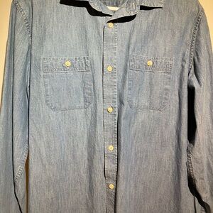 Banana Republic Light Blue Casual Button-Down Shirt